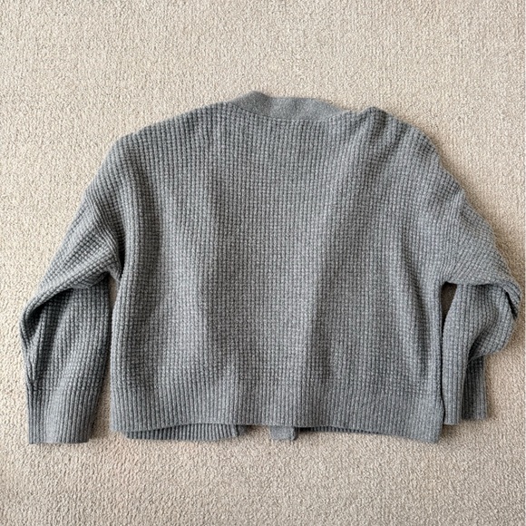 Abercrombie & Fitch Heather Gray Waffle Knit Sweater - Picture 3 of 3